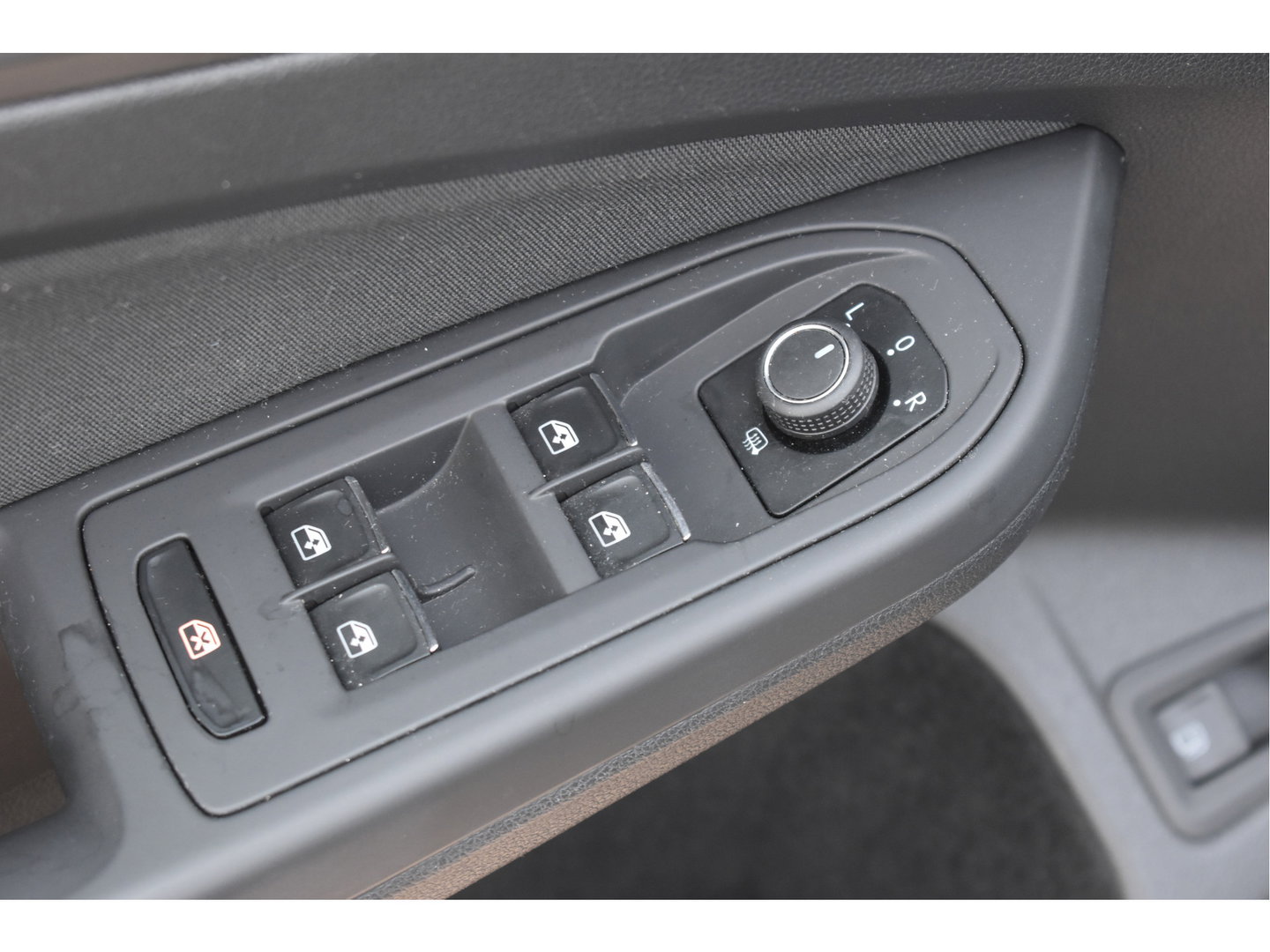 Volkswagen Golf 1.4 eHybrid Style 204 pk PHEV | NL-Auto | Elekt.stoel massage | Carplay | DAB | Standkachel | Adapt.CC | IQ-LED | NAP