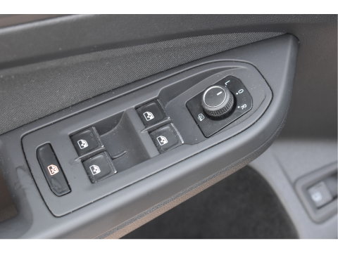 Volkswagen Golf 1.4 eHybrid Style 204 pk PHEV | NL-Auto | Elekt.stoel massage | Carplay | DAB | Standkachel | Adapt.CC | IQ-LED | NAP