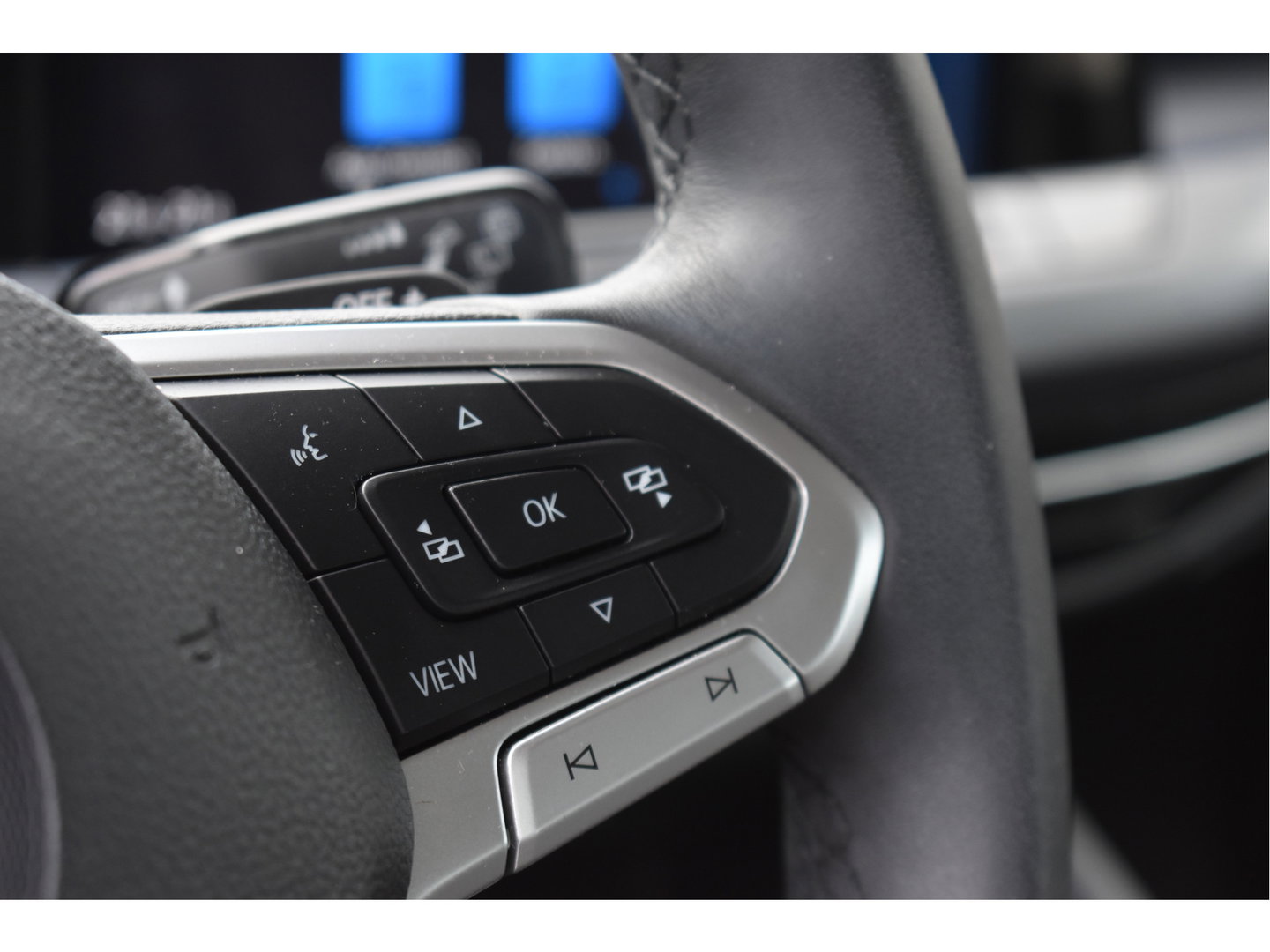 Volkswagen Golf 1.4 eHybrid Style 204 pk PHEV | NL-Auto | Elekt.stoel massage | Carplay | DAB | Standkachel | Adapt.CC | IQ-LED | NAP