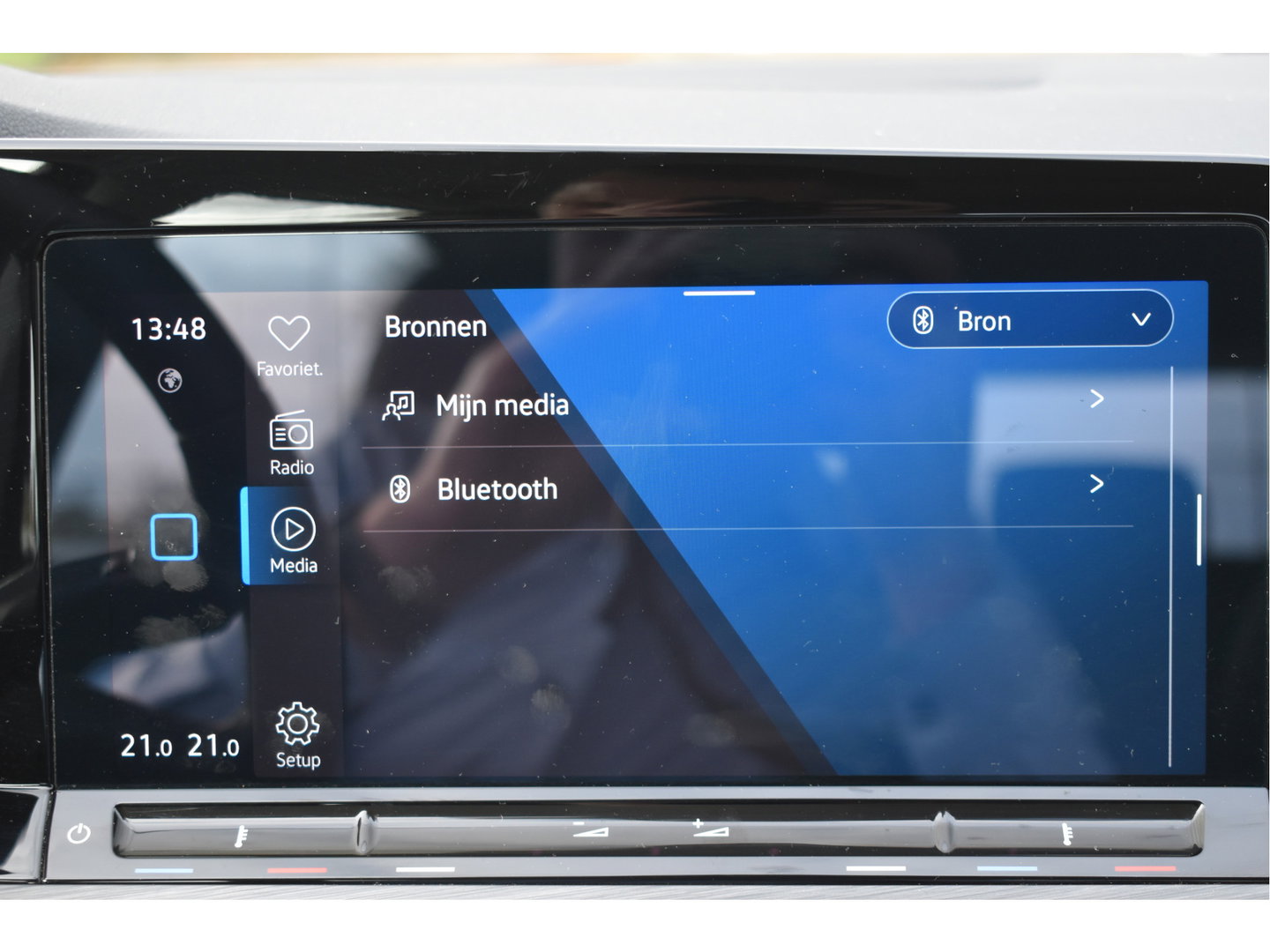 Volkswagen Golf 1.4 eHybrid Style 204 pk PHEV | NL-Auto | Elekt.stoel massage | Carplay | DAB | Standkachel | Adapt.CC | IQ-LED | NAP