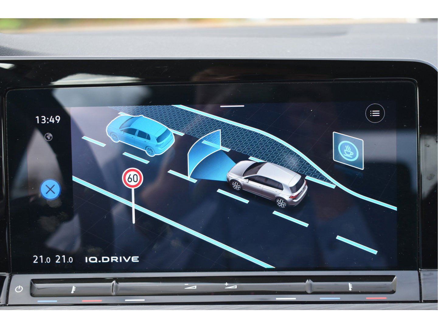 Volkswagen Golf 1.4 eHybrid Style 204 pk PHEV | NL-Auto | Elekt.stoel massage | Carplay | DAB | Standkachel | Adapt.CC | IQ-LED | NAP