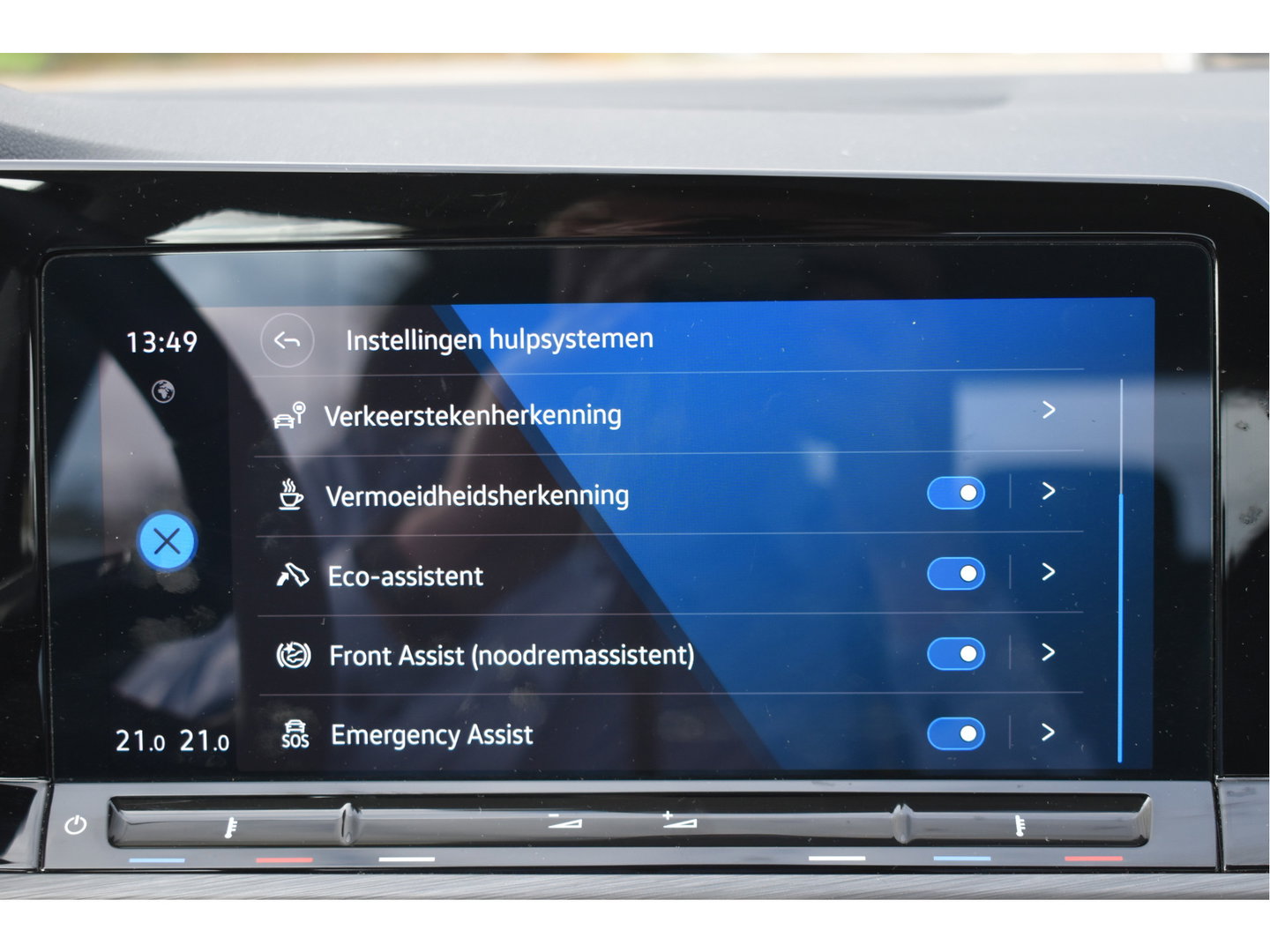 Volkswagen Golf 1.4 eHybrid Style 204 pk PHEV | NL-Auto | Elekt.stoel massage | Carplay | DAB | Standkachel | Adapt.CC | IQ-LED | NAP