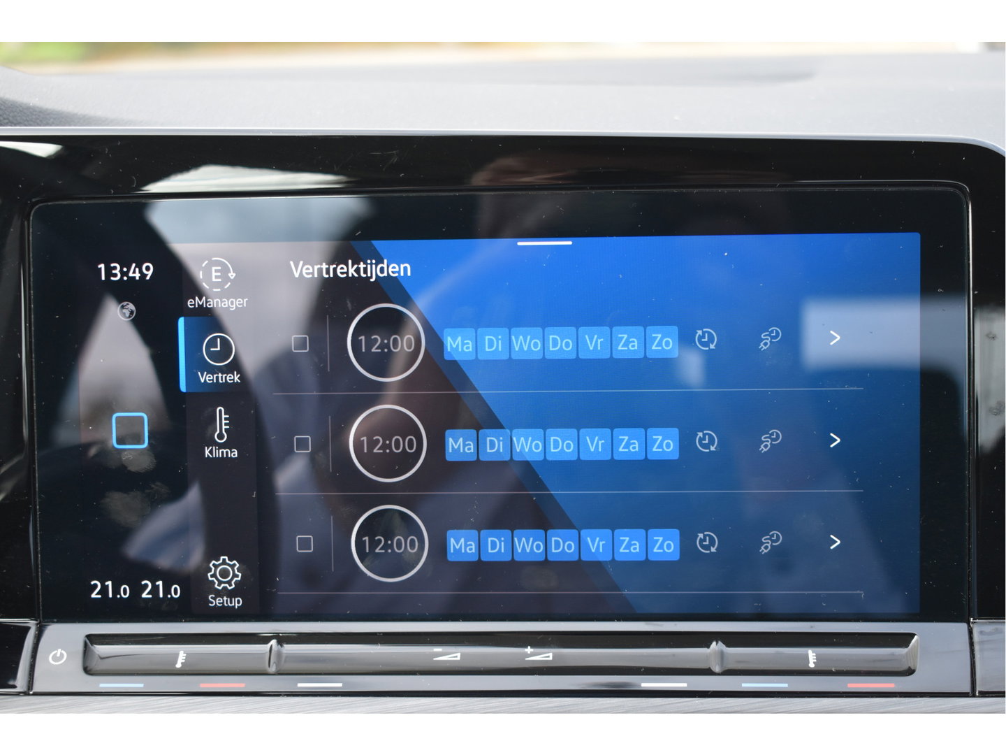 Volkswagen Golf 1.4 eHybrid Style 204 pk PHEV | NL-Auto | Elekt.stoel massage | Carplay | DAB | Standkachel | Adapt.CC | IQ-LED | NAP
