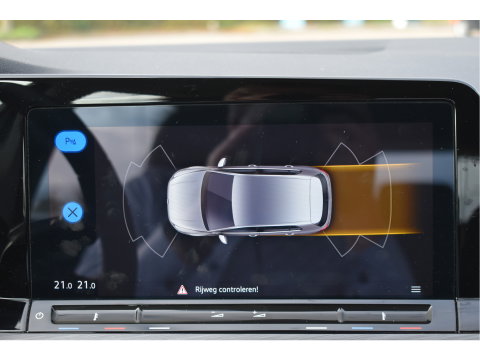 Volkswagen Golf 1.4 eHybrid Style 204 pk PHEV | NL-Auto | Elekt.stoel massage | Carplay | DAB | Standkachel | Adapt.CC | IQ-LED | NAP