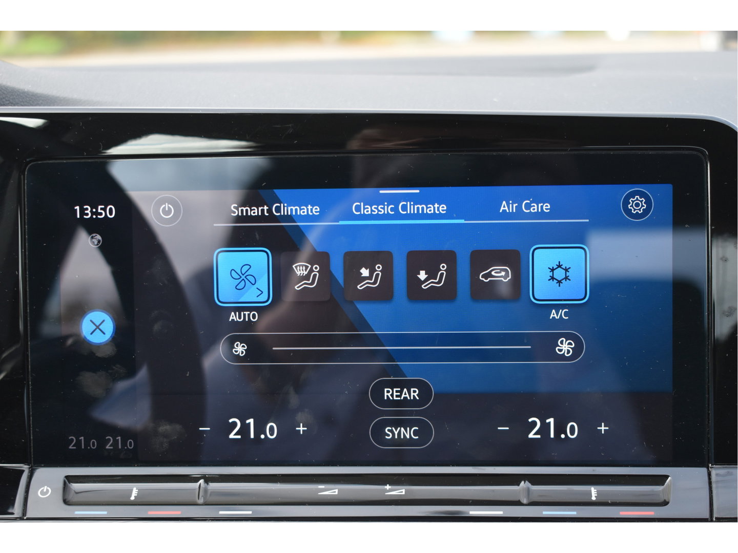Volkswagen Golf 1.4 eHybrid Style 204 pk PHEV | NL-Auto | Elekt.stoel massage | Carplay | DAB | Standkachel | Adapt.CC | IQ-LED | NAP