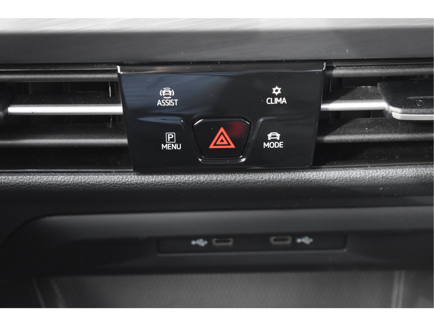 Volkswagen Golf 1.4 eHybrid Style 204 pk PHEV | NL-Auto | Elekt.stoel massage | Carplay | DAB | Standkachel | Adapt.CC | IQ-LED | NAP