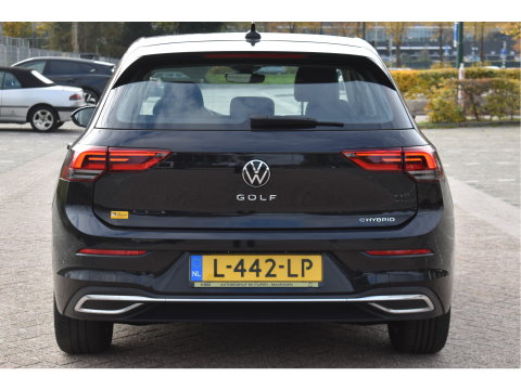 Volkswagen Golf 1.4 eHybrid Style 204 pk PHEV | NL-Auto | Elekt.stoel massage | Carplay | DAB | Standkachel | Adapt.CC | IQ-LED | NAP