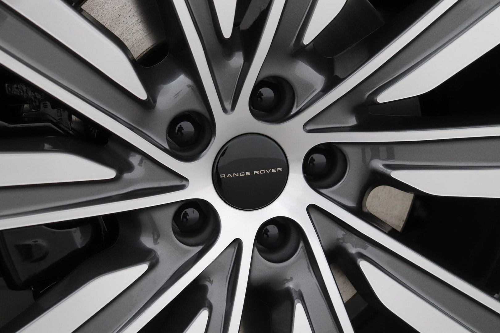 Land Rover Range Rover P460e Autobiography | Meridian Signature | Panoramadak | ClearSight | Massage+Ventilatie | Koelbox | 22 Inch