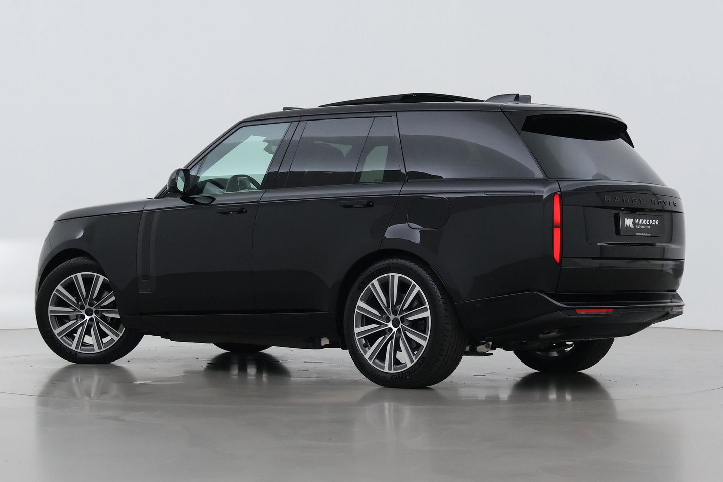 Land Rover Range Rover P460e Autobiography | Meridian Signature | Panoramadak | ClearSight | Massage+Ventilatie | Koelbox | 22 Inch