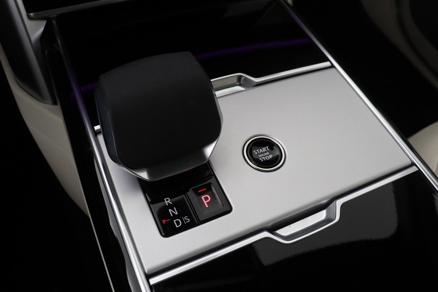 Land Rover Range Rover P460e Autobiography | Meridian Signature | Panoramadak | ClearSight | Massage+Ventilatie | Koelbox | 22 Inch