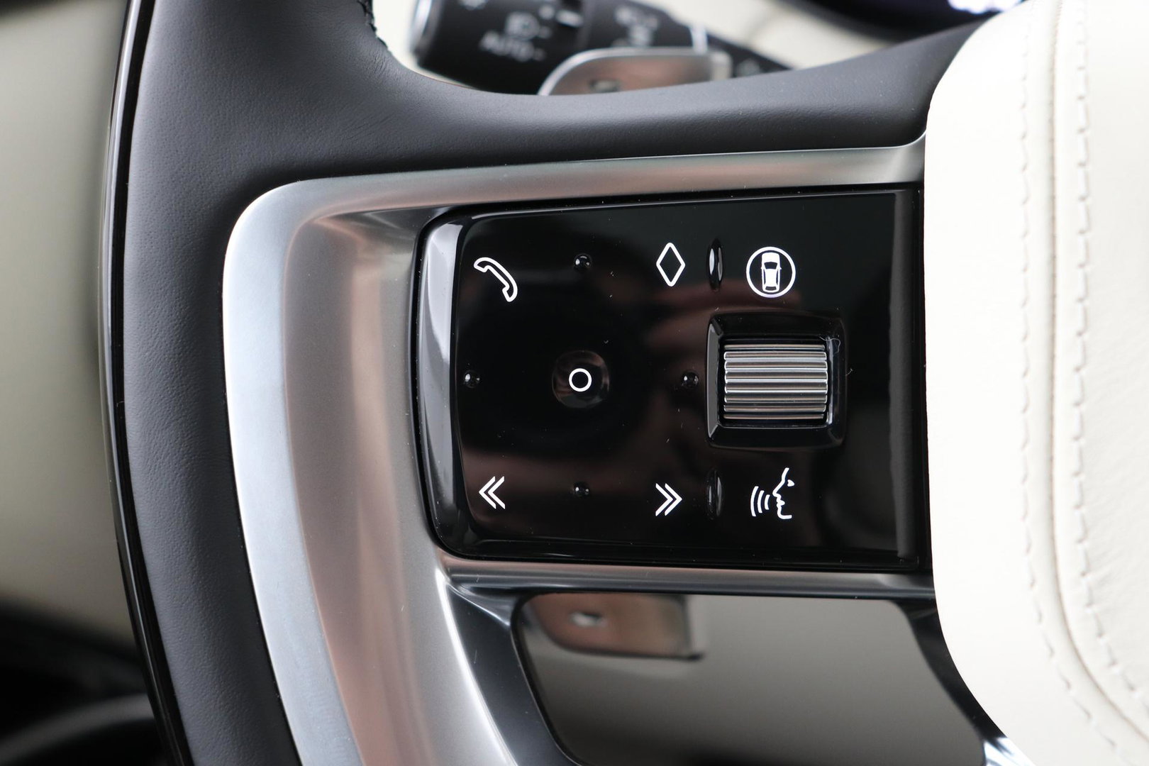 Land Rover Range Rover P460e Autobiography | Meridian Signature | Panoramadak | ClearSight | Massage+Ventilatie | Koelbox | 22 Inch