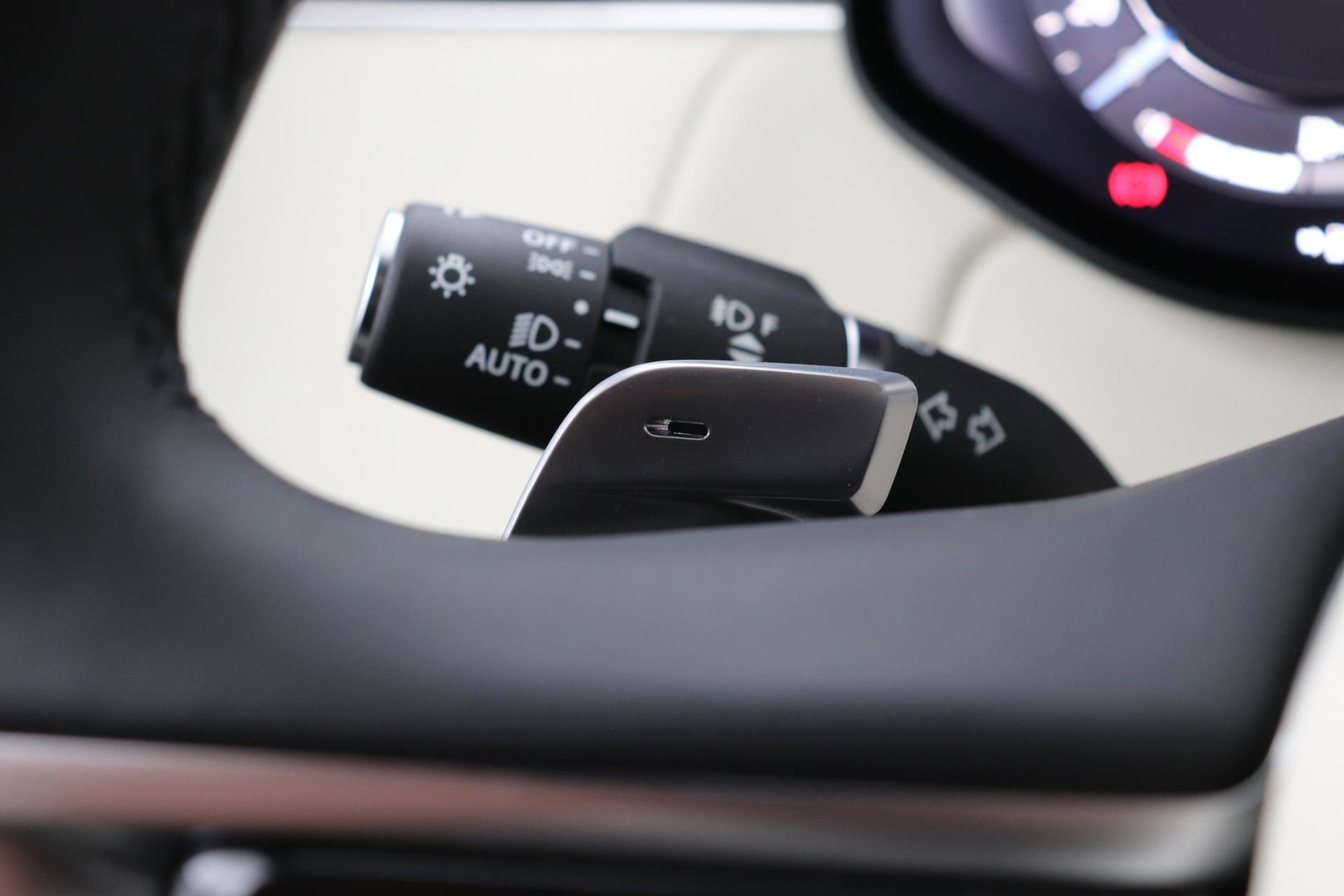 Land Rover Range Rover P460e Autobiography | Meridian Signature | Panoramadak | ClearSight | Massage+Ventilatie | Koelbox | 22 Inch