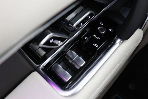 Land Rover Range Rover P460e Autobiography | Meridian Signature | Panoramadak | ClearSight | Massage+Ventilatie | Koelbox | 22 Inch