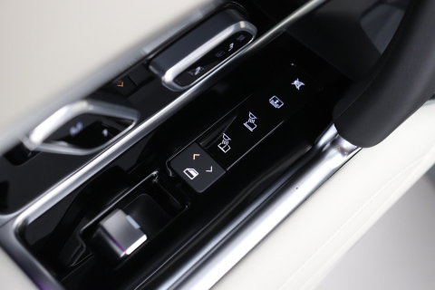 Land Rover Range Rover P460e Autobiography | Meridian Signature | Panoramadak | ClearSight | Massage+Ventilatie | Koelbox | 22 Inch