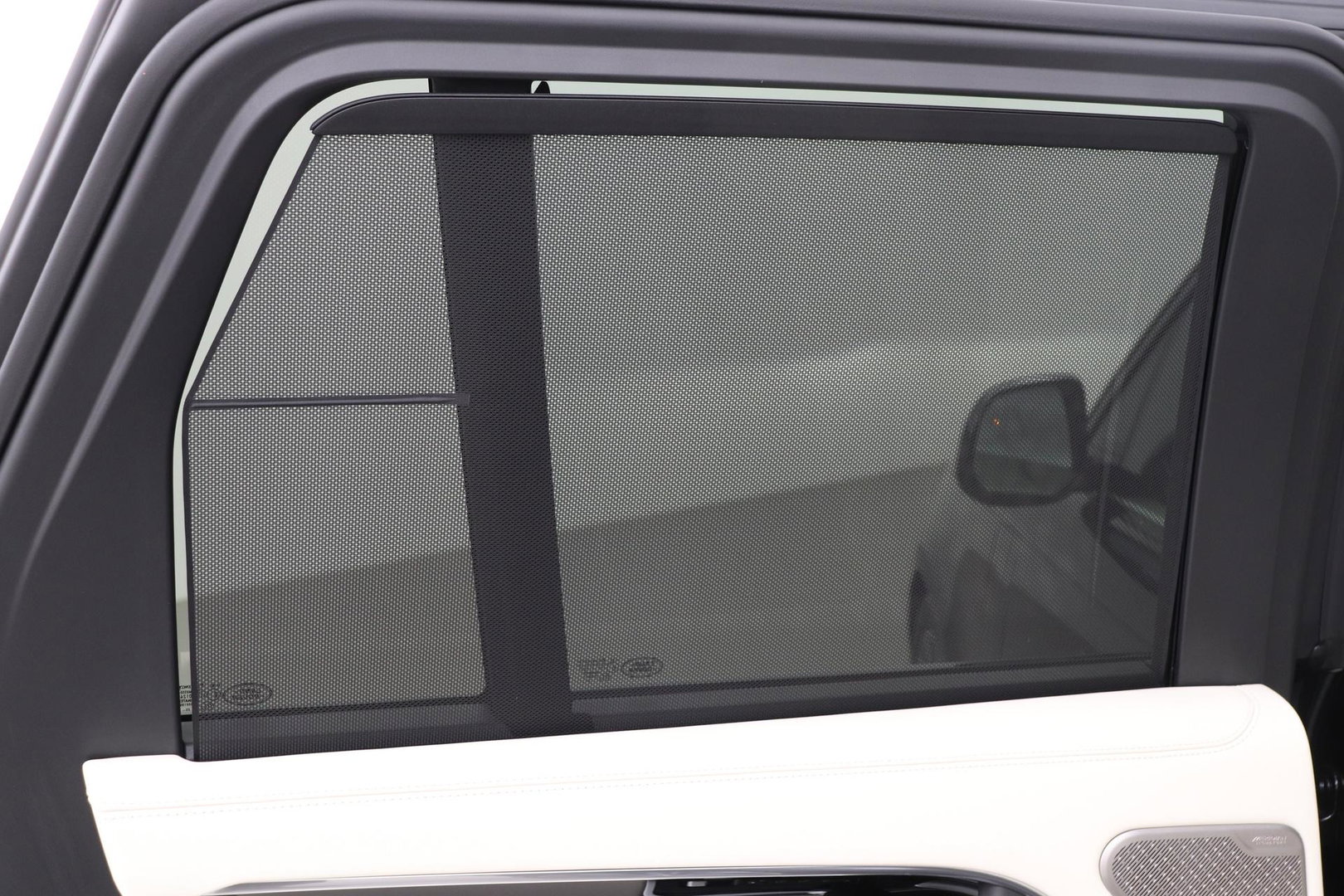 Land Rover Range Rover P460e Autobiography | Meridian Signature | Panoramadak | ClearSight | Massage+Ventilatie | Koelbox | 22 Inch