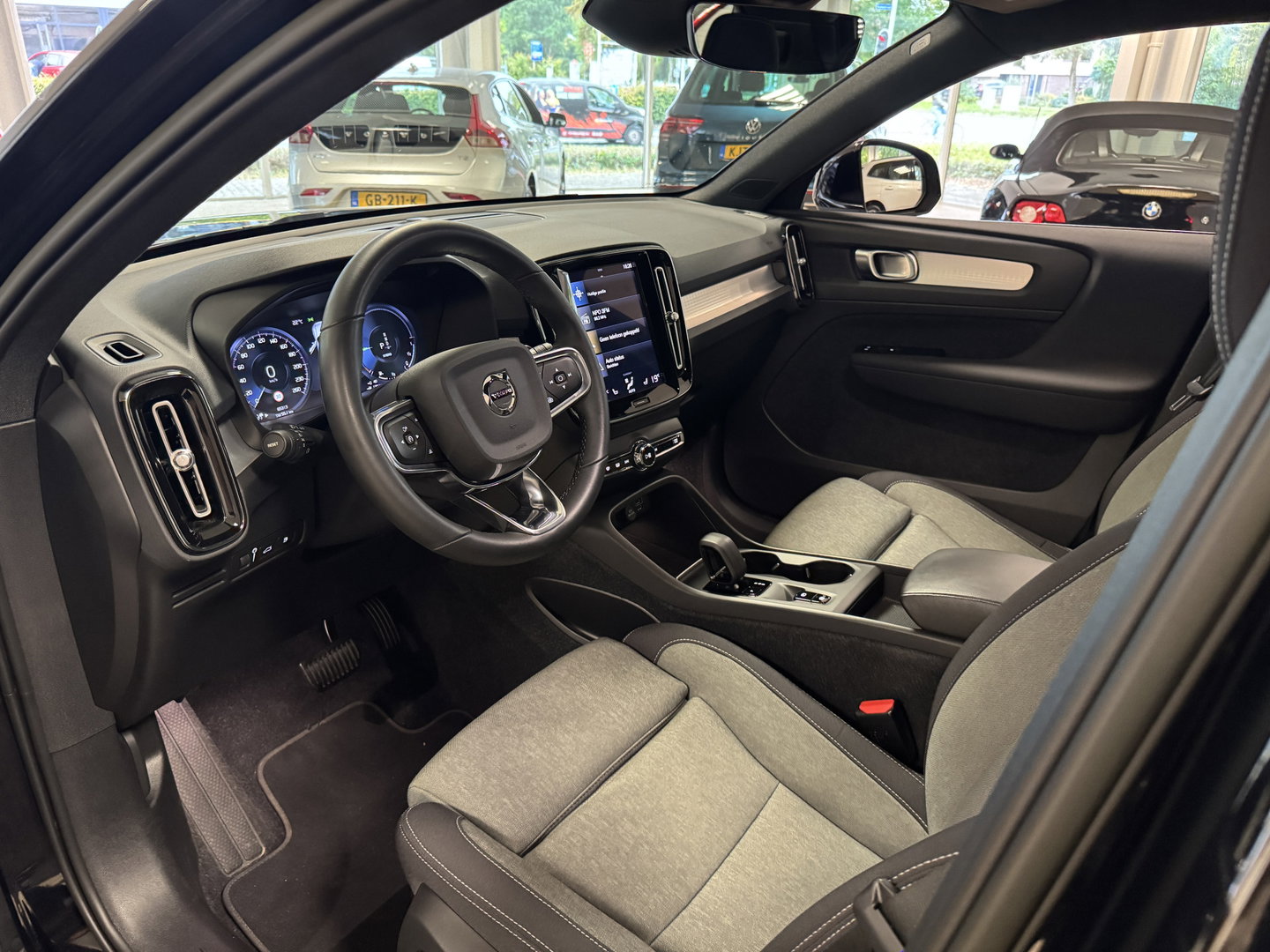Volvo XC40 1.5 T4 Recharge van eerste eigenaar afkomstig