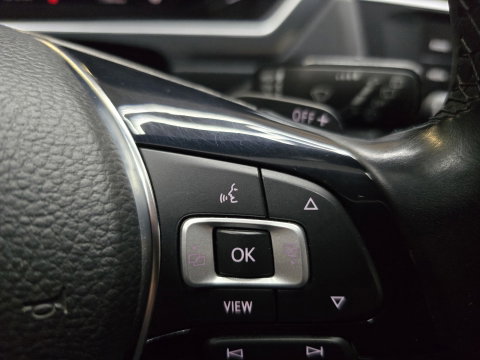 Volkswagen Tiguan 1.5 TSI ACT Highline Keyless LED Navi Camera Trekhaak Navi PDC LM
