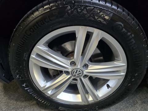 Volkswagen Tiguan 1.5 TSI ACT Highline Keyless LED Navi Camera Trekhaak Navi PDC LM