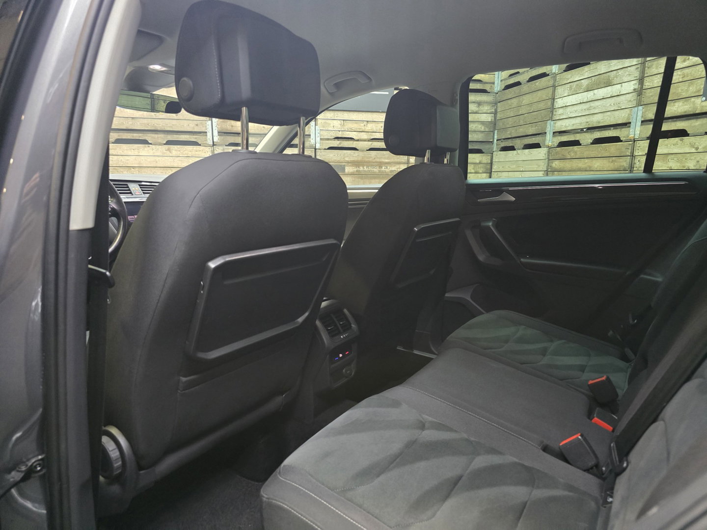 Volkswagen Tiguan 1.5 TSI ACT Highline Keyless LED Navi Camera Trekhaak Navi PDC LM