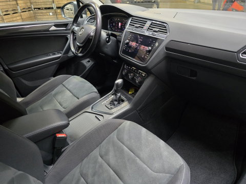 Volkswagen Tiguan 1.5 TSI ACT Highline Keyless LED Navi Camera Trekhaak Navi PDC LM