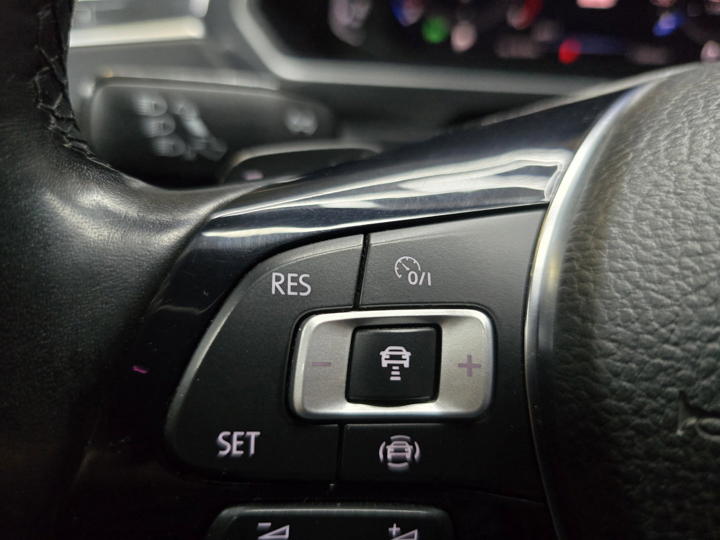 Volkswagen Tiguan 1.5 TSI ACT Highline Keyless LED Navi Camera Trekhaak Navi PDC LM