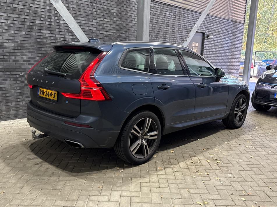 Volvo XC60 2.0 D4 AWD Momentum | Panoramadak | 360-camera | Trekhaak | BLIS | Head-Up