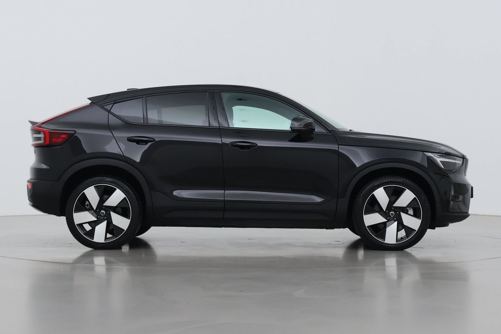 Volvo C40 Recharge Ultimate 69 kWh | Panoramadak | Harman/Kardon | BLIS |