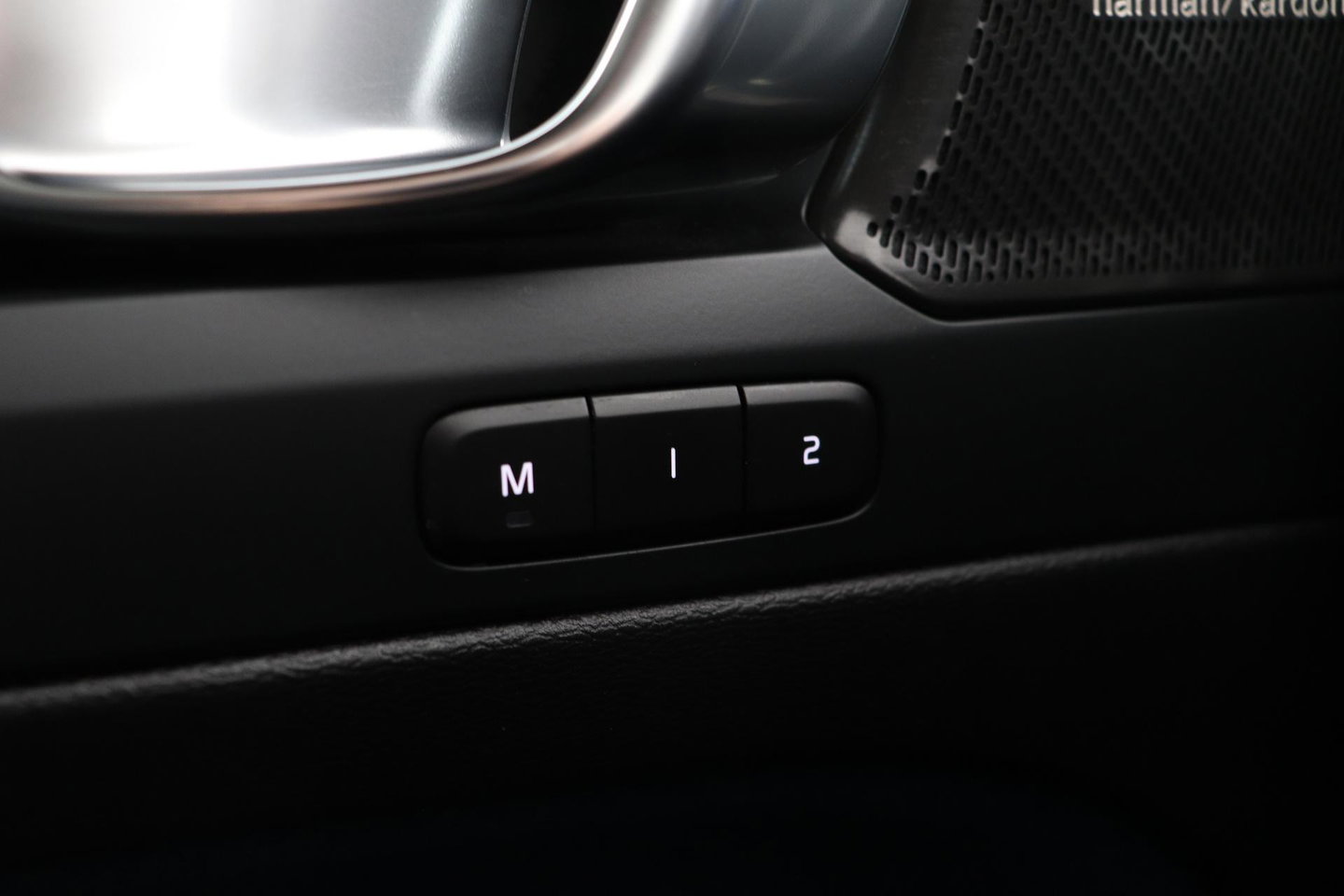 Volvo C40 Recharge Ultimate 69 kWh | Panoramadak | Harman/Kardon | BLIS |