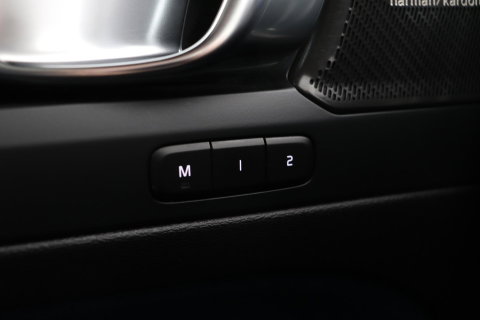 Volvo C40 Recharge Ultimate 69 kWh | Panoramadak | Harman/Kardon | BLIS |