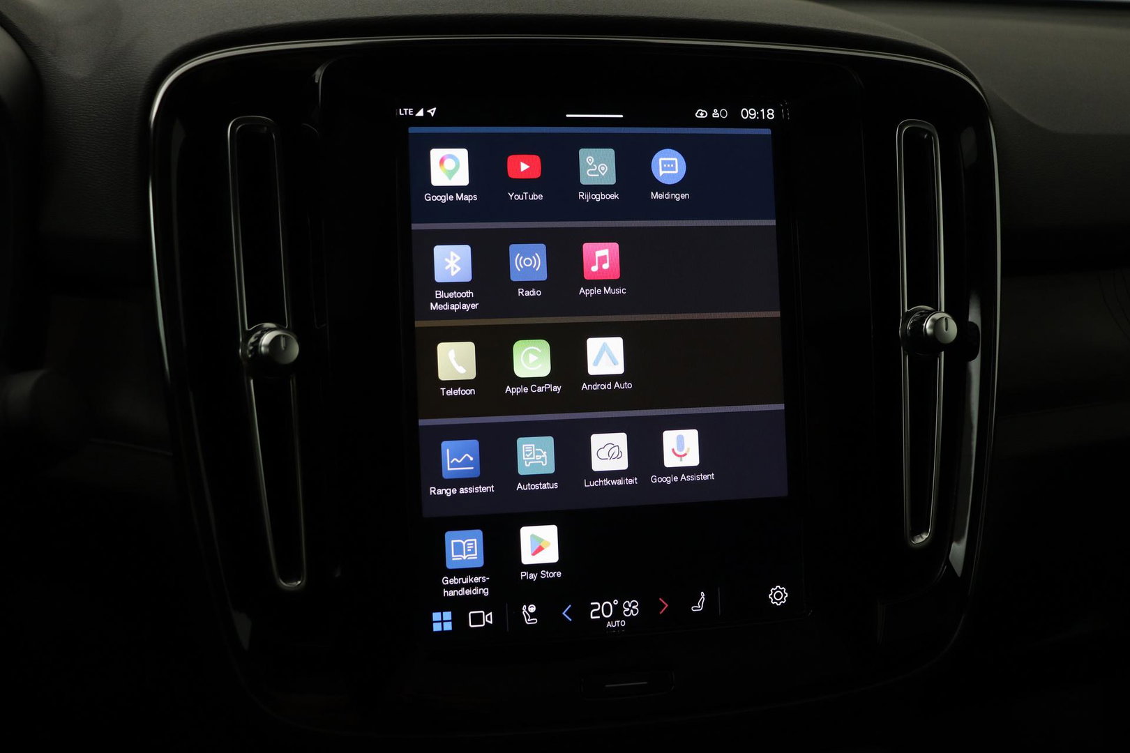 Volvo C40 Recharge Ultimate 69 kWh | Panoramadak | Harman/Kardon | BLIS |