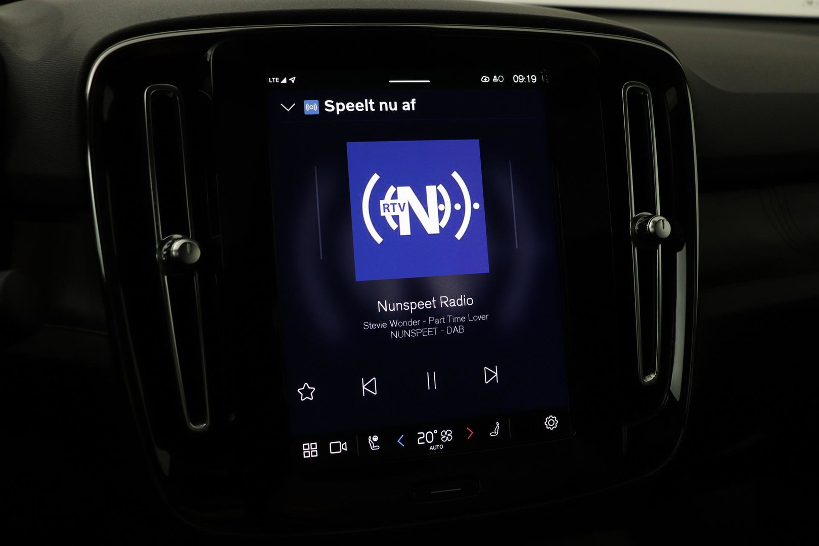 Volvo C40 Recharge Ultimate 69 kWh | Panoramadak | Harman/Kardon | BLIS |