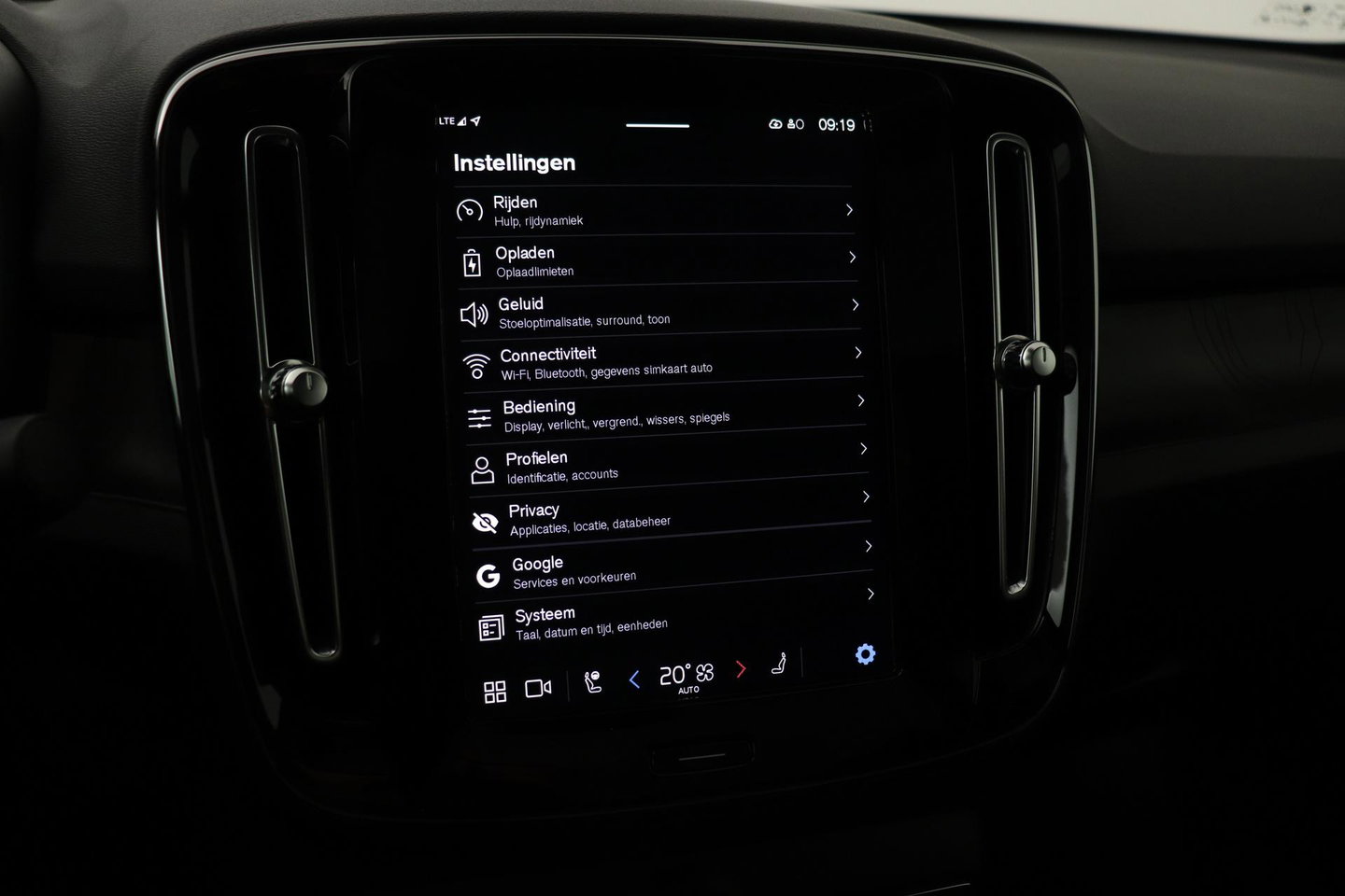 Volvo C40 Recharge Ultimate 69 kWh | Panoramadak | Harman/Kardon | BLIS |