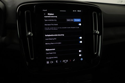 Volvo C40 Recharge Ultimate 69 kWh | Panoramadak | Harman/Kardon | BLIS |