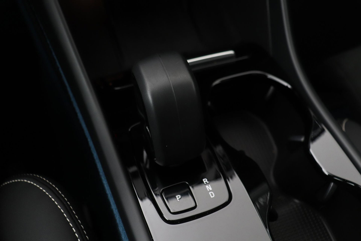 Volvo C40 Recharge Ultimate 69 kWh | Panoramadak | Harman/Kardon | BLIS |