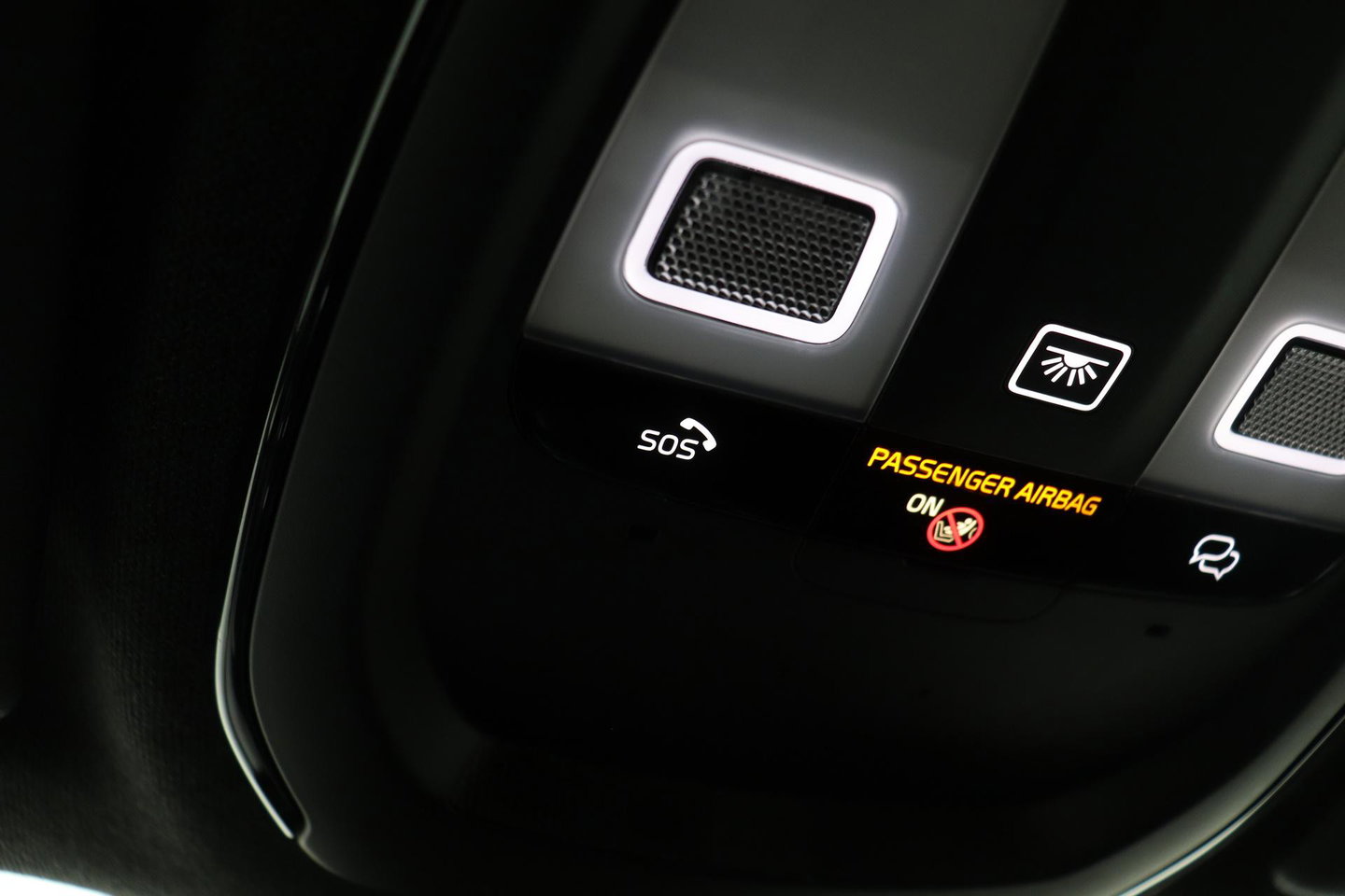 Volvo C40 Recharge Ultimate 69 kWh | Panoramadak | Harman/Kardon | BLIS |