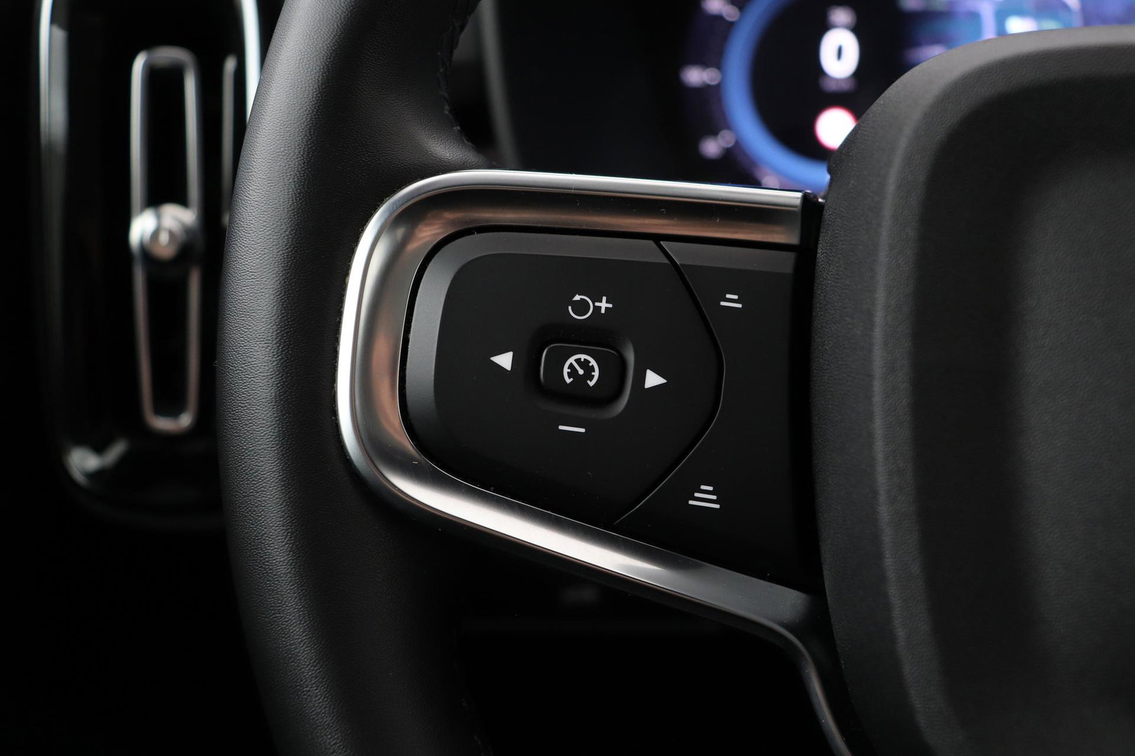 Volvo C40 Recharge Ultimate 69 kWh | Panoramadak | Harman/Kardon | BLIS |