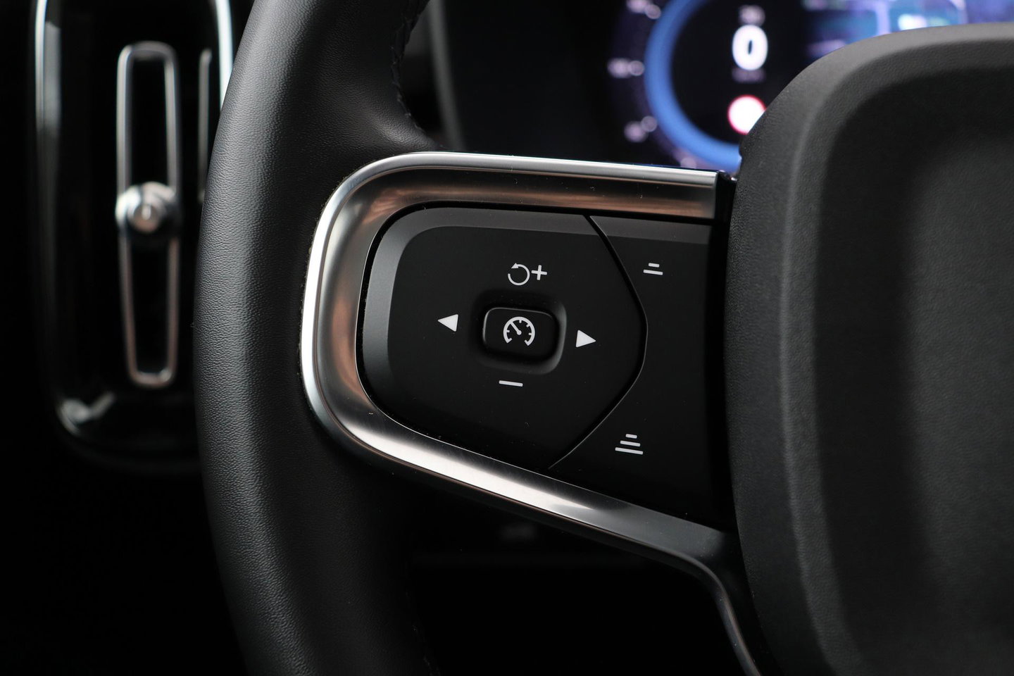 Volvo C40 Recharge Ultimate 69 kWh | Panoramadak | Harman/Kardon | BLIS |