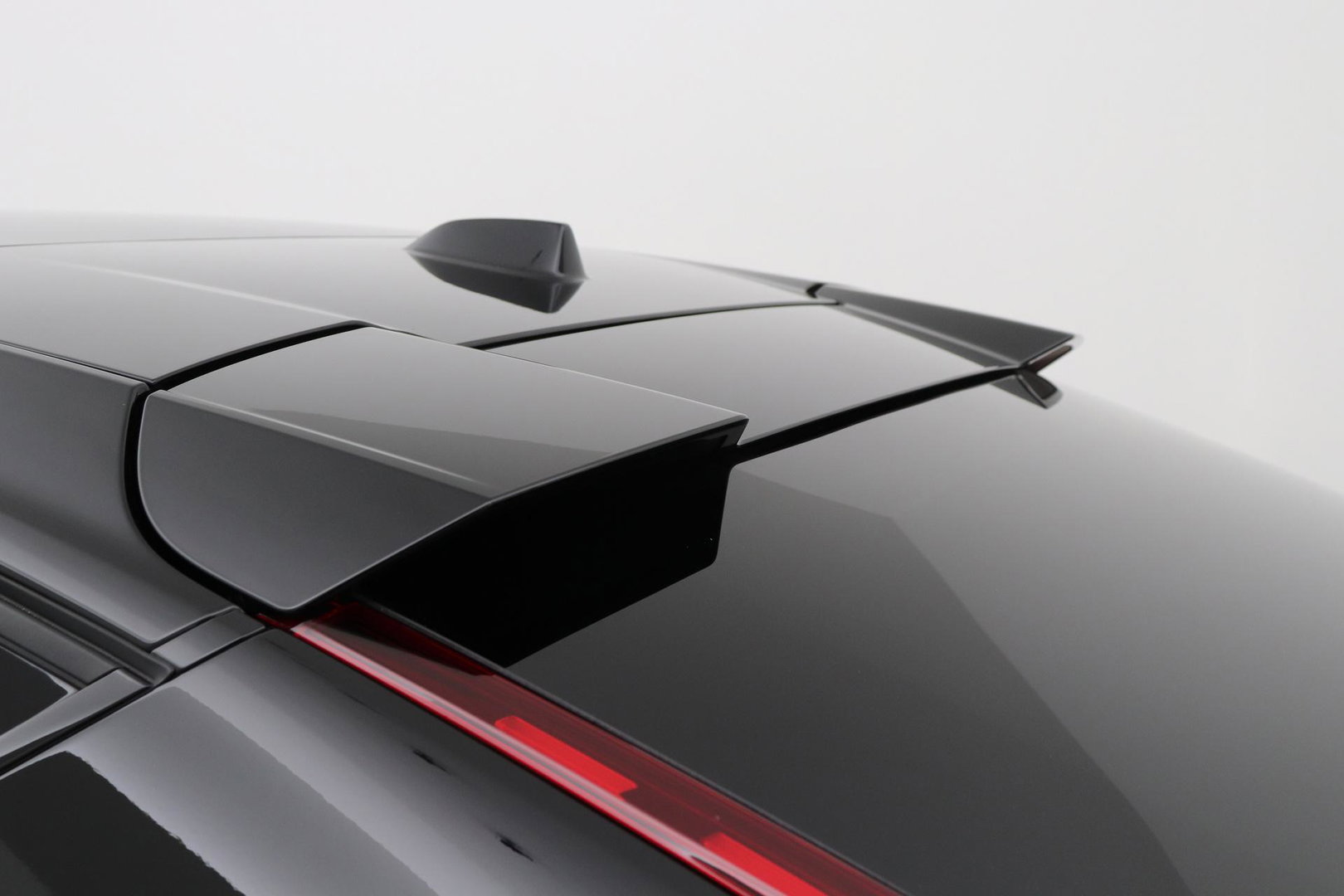 Volvo C40 Recharge Ultimate 69 kWh | Panoramadak | Harman/Kardon | BLIS |