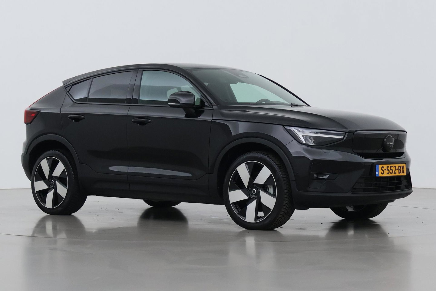 Volvo C40 Recharge Ultimate 69 kWh | Panoramadak | Harman/Kardon | BLIS |
