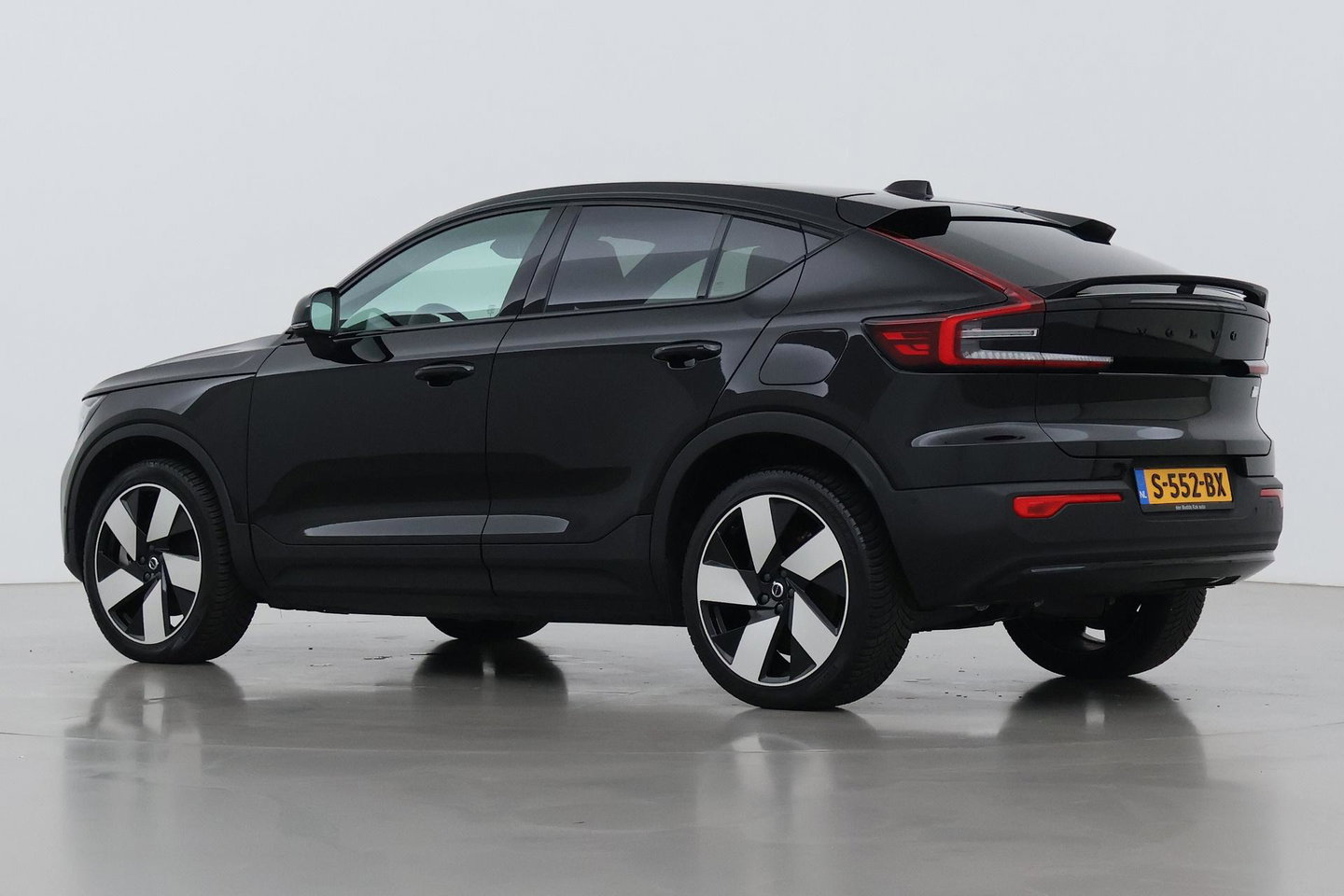 Volvo C40 Recharge Ultimate 69 kWh | Panoramadak | Harman/Kardon | BLIS |