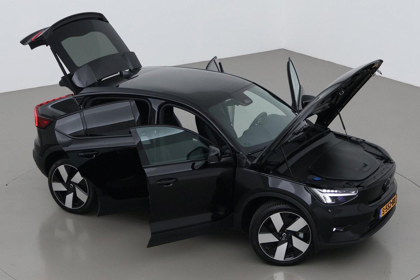 Volvo C40 Recharge Ultimate 69 kWh | Panoramadak | Harman/Kardon | BLIS |