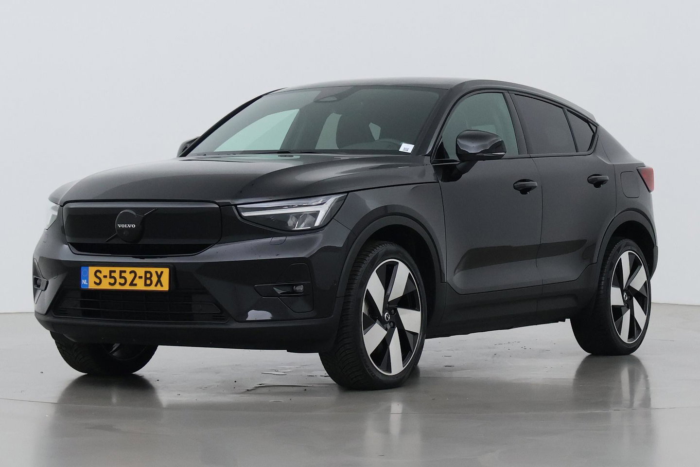 Volvo C40 Recharge Ultimate 69 kWh | Panoramadak | Harman/Kardon | BLIS |
