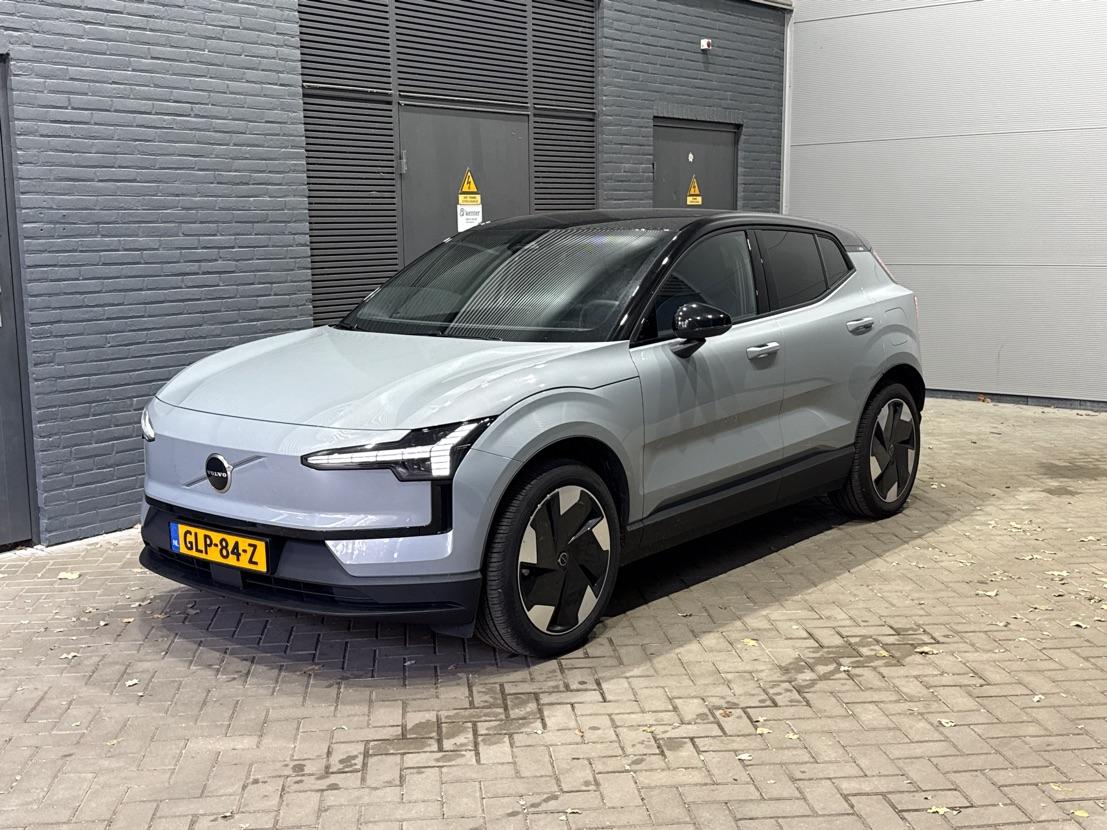 Volvo EX30 Single Motor Extended Range Plus 69 kWh | Trekhaak | Harman/Kardon | BLIS | Keyless |