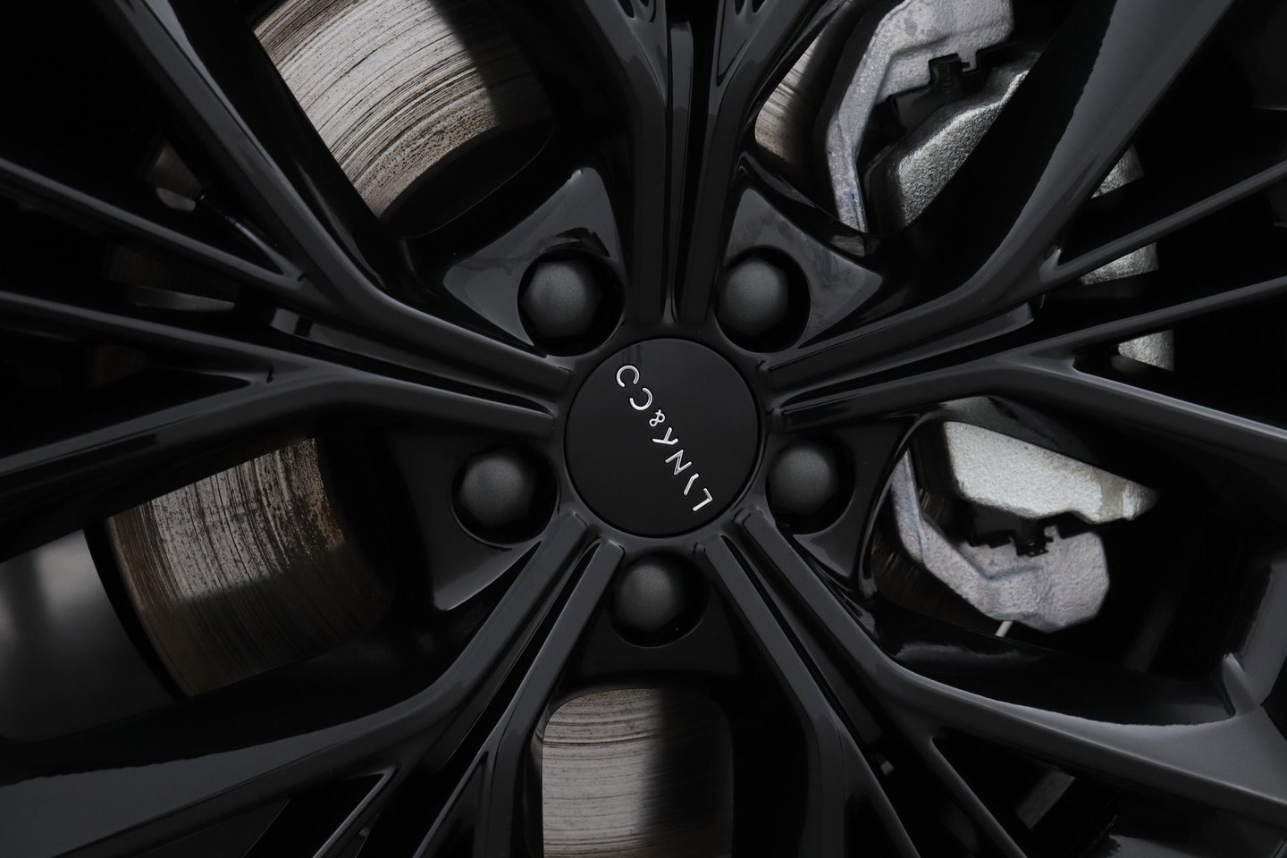 Lynk & Co 01 1.5 More | ACC | Panoramadak | 360° Camera | Stoel+Stuurverwarming | BLIS | 20 Inch