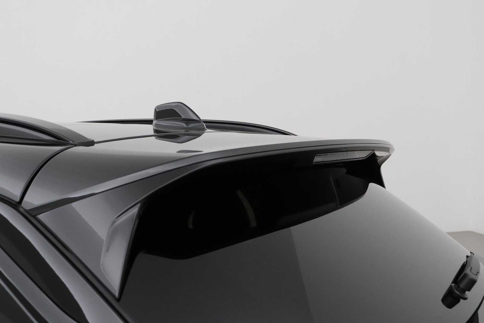 Lynk & Co 01 1.5 More | ACC | Panoramadak | 360° Camera | Stoel+Stuurverwarming | BLIS | 20 Inch