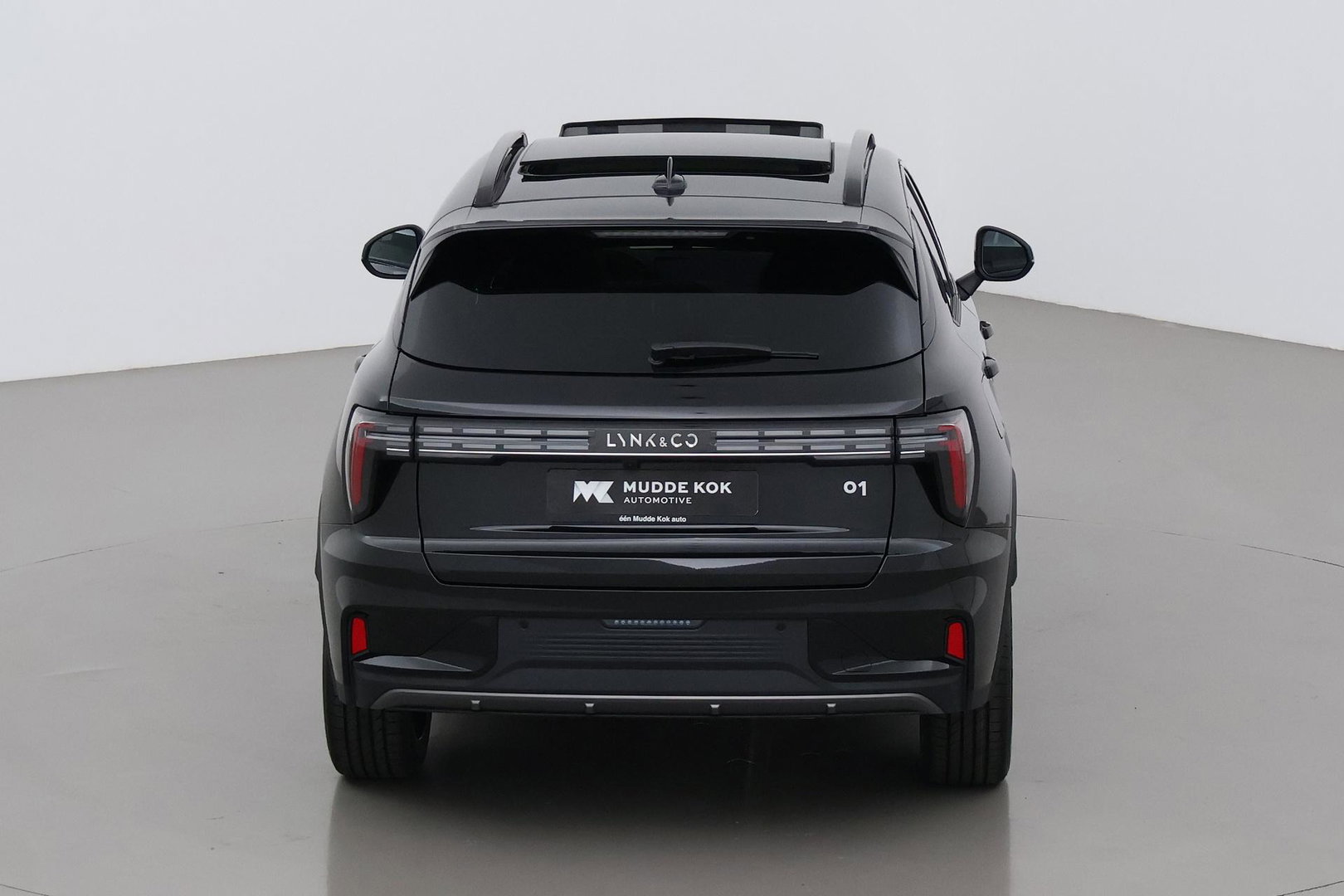 Lynk & Co 01 1.5 More | ACC | Panoramadak | 360° Camera | Stoel+Stuurverwarming | BLIS | 20 Inch