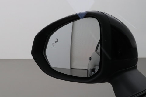 Lynk & Co 01 1.5 More | ACC | Panoramadak | 360° Camera | Stoel+Stuurverwarming | BLIS | 20 Inch