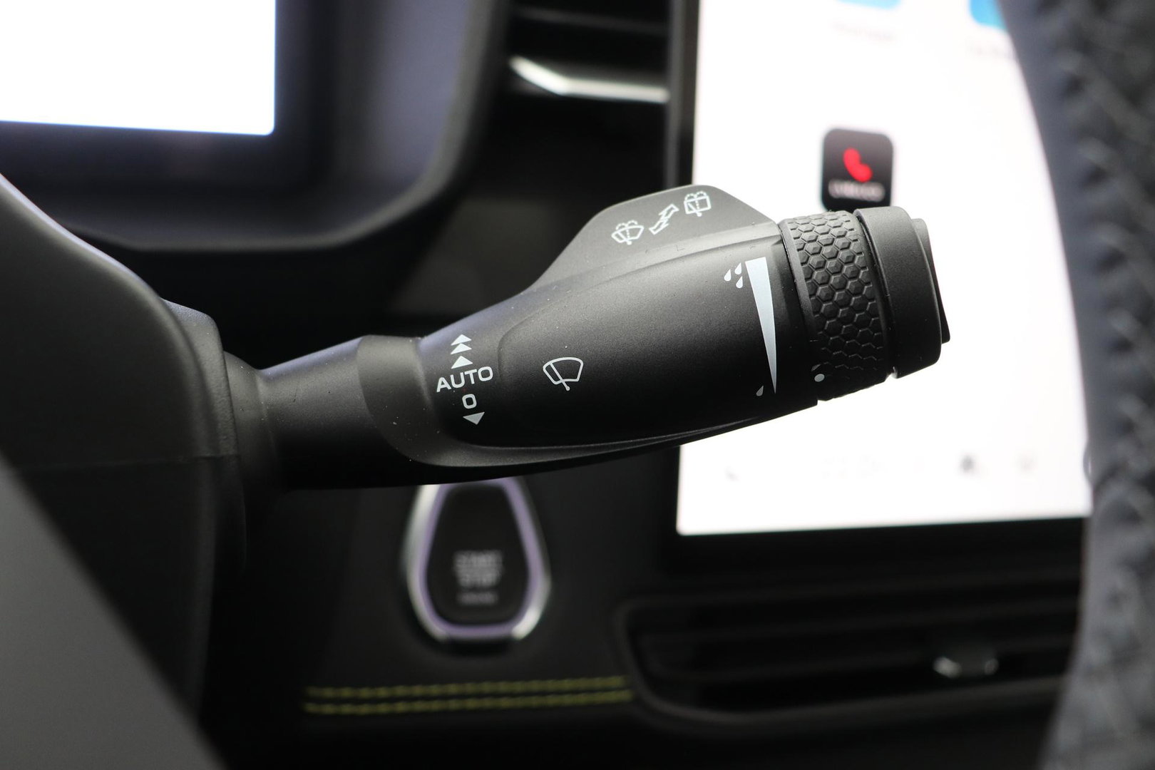 Lynk & Co 01 1.5 More | ACC | Panoramadak | 360° Camera | Stoel+Stuurverwarming | BLIS | 20 Inch