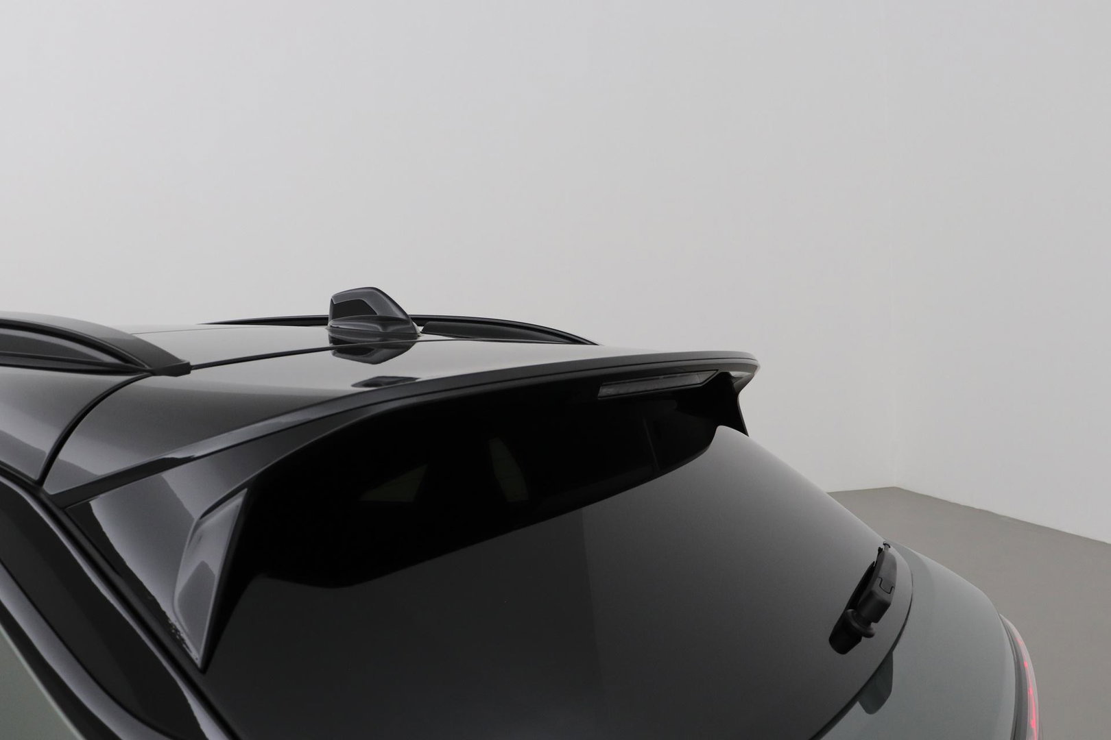 Lynk & Co 01 1.5 More | ACC | Panoramadak | 360° Camera | Stoel+Stuurverwarming | BLIS | 20 Inch
