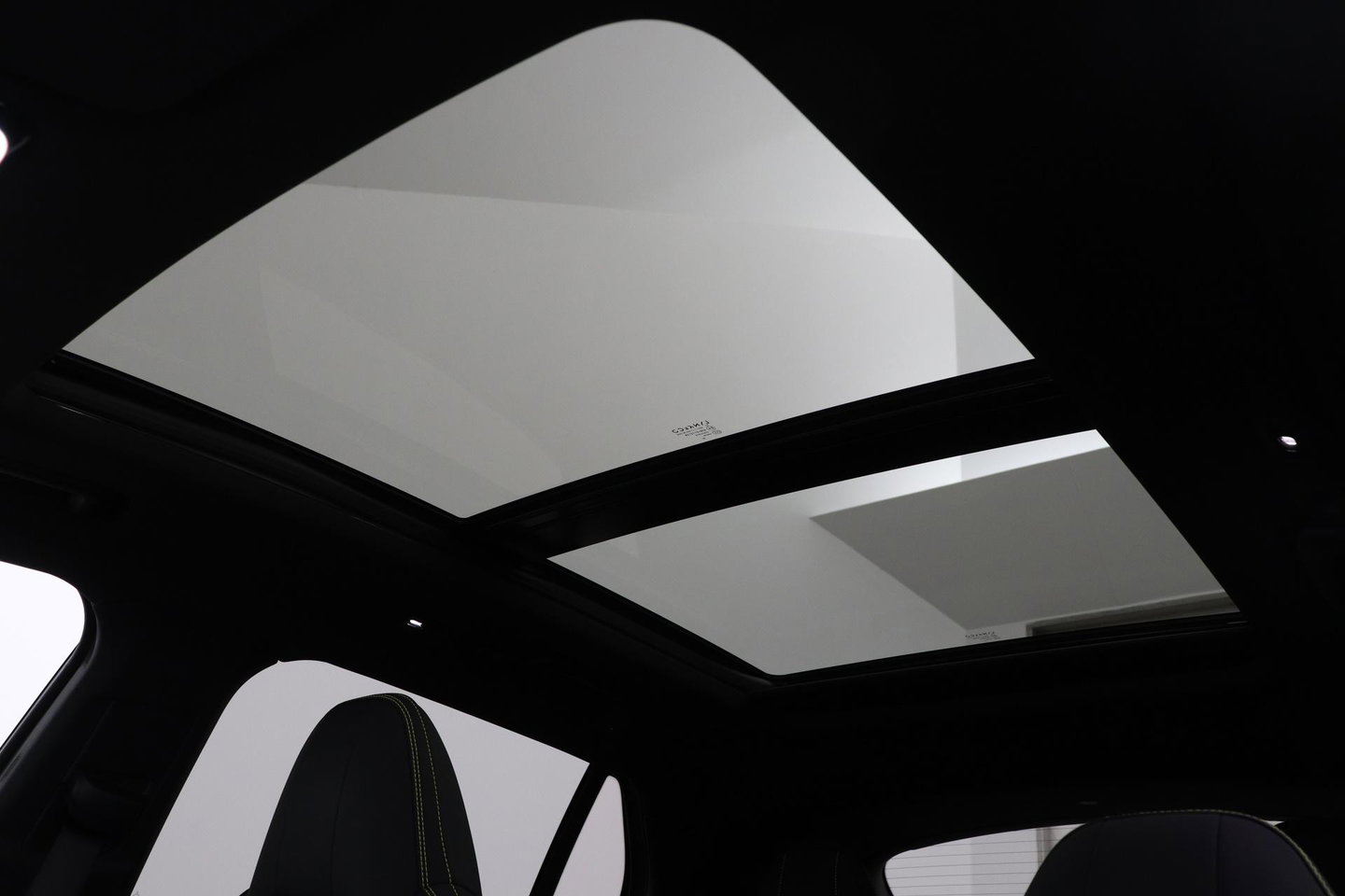 Lynk & Co 01 1.5 More | ACC | Panoramadak | 360° Camera | Stoel+Stuurverwarming | BLIS | 20 Inch